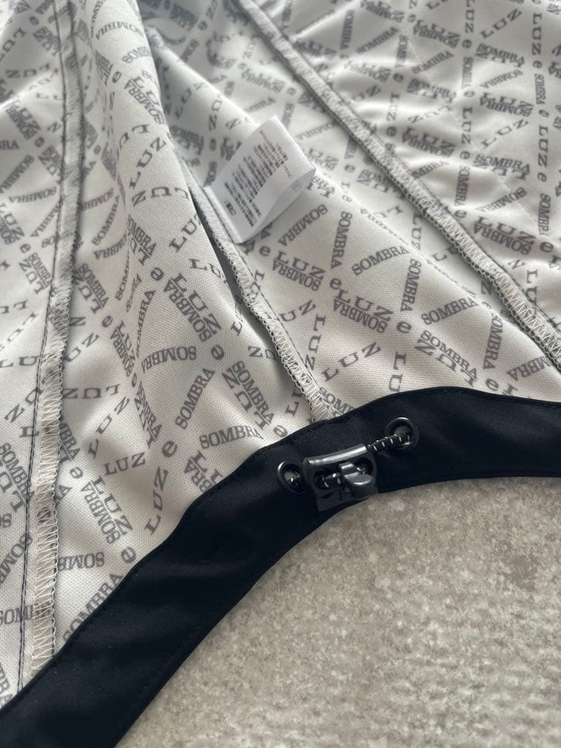 ルースイソンブラ　M 黒　ジャージ　コート