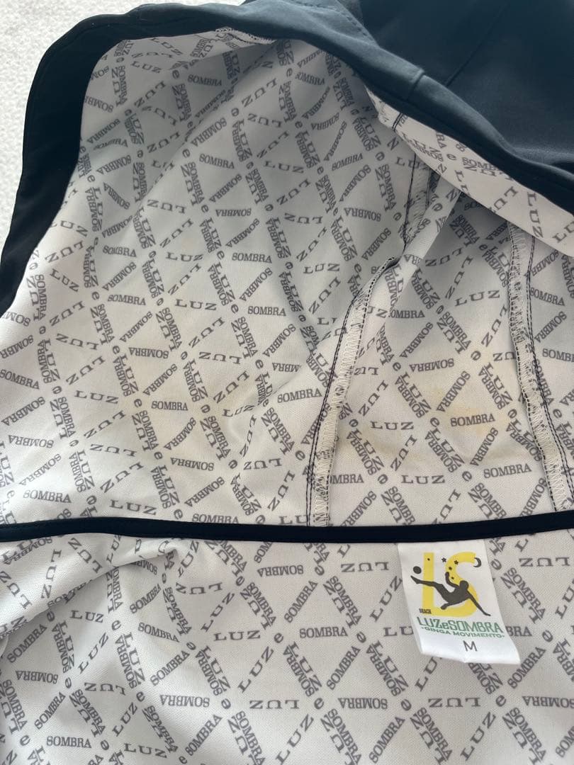 ルースイソンブラ　M 黒　ジャージ　コート