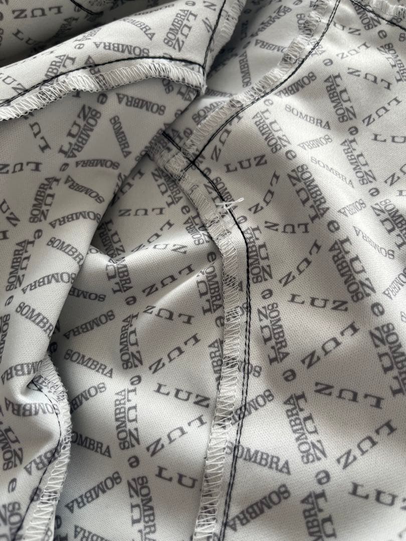 ルースイソンブラ　M 黒　ジャージ　コート