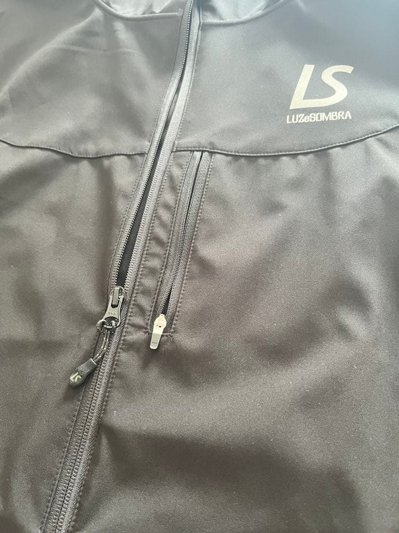 ルースイソンブラ　M 黒　ジャージ　コート