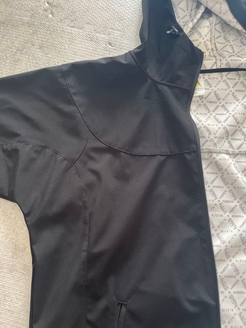 ルースイソンブラ　M 黒　ジャージ　コート