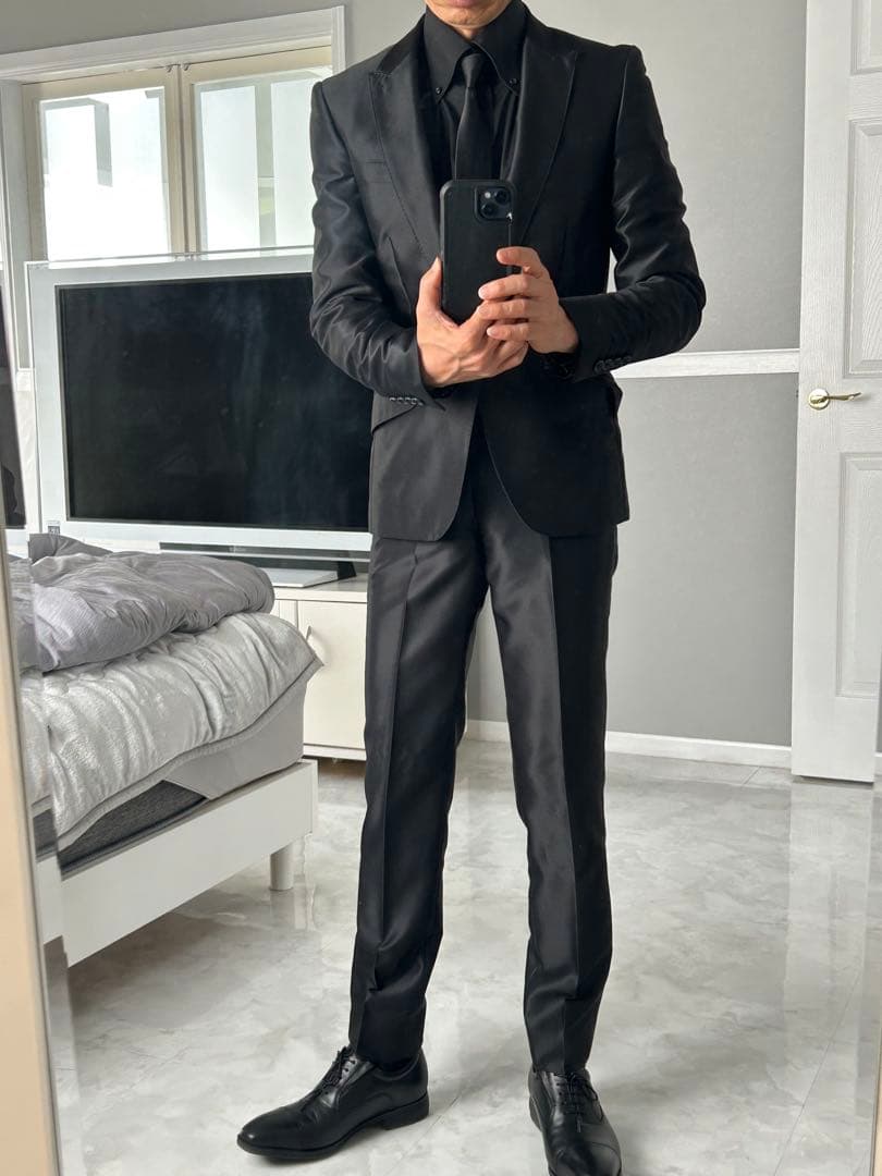 VANQUISH XS165cm 55kg前後に合うス 黒いスリムフィットスーツ