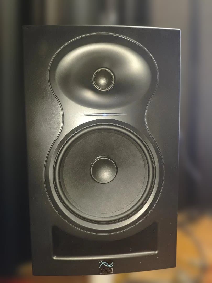 Kali Audio LP-6 V2 パワードモニタースピーカー