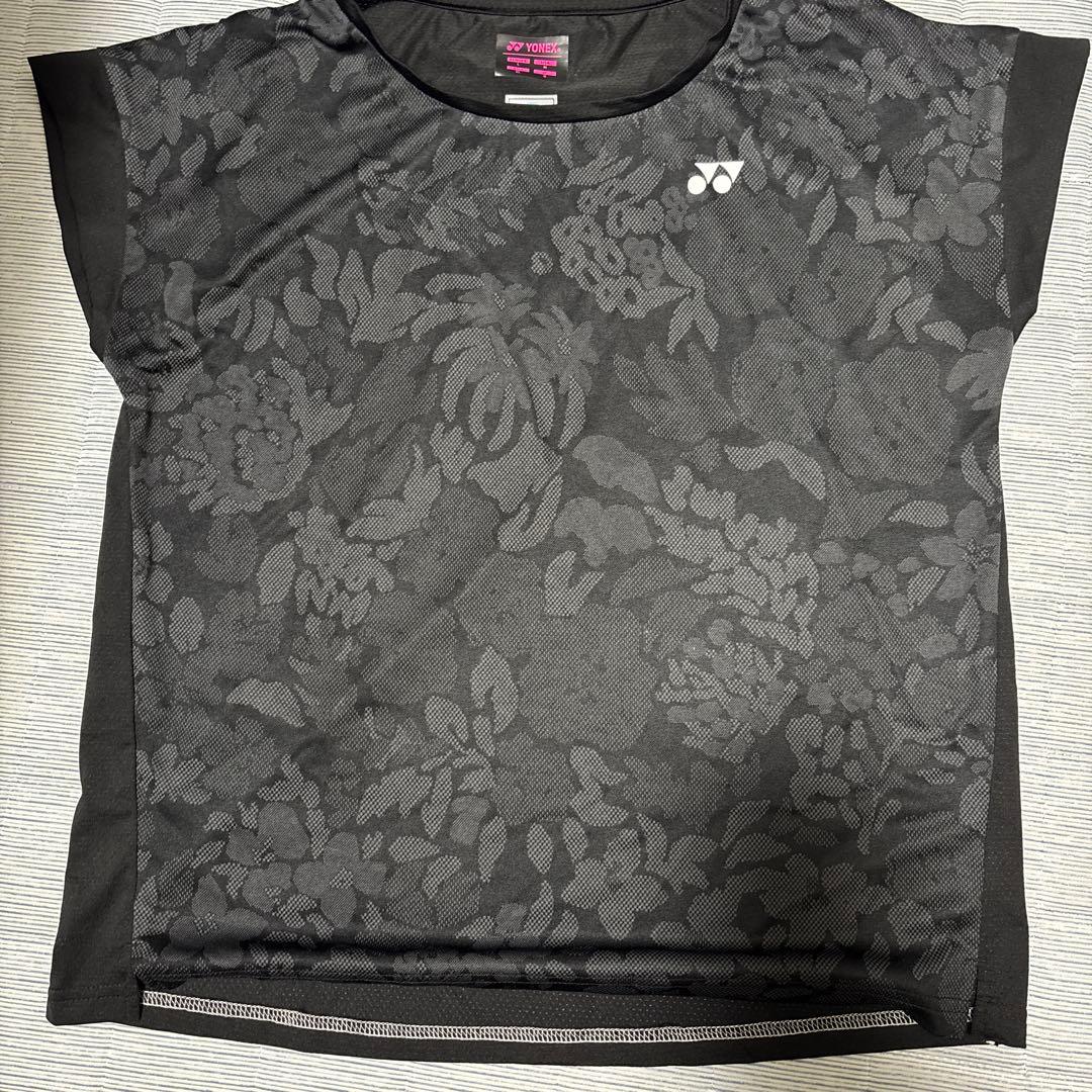 ヨネックス ブラック 花柄 半袖シャツ