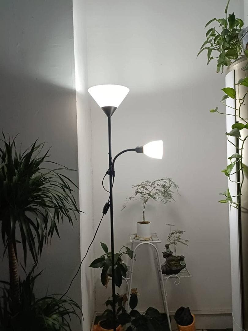 LEDスタンドライト / トーチ型フロアランプ / シンプルなブラックカラー