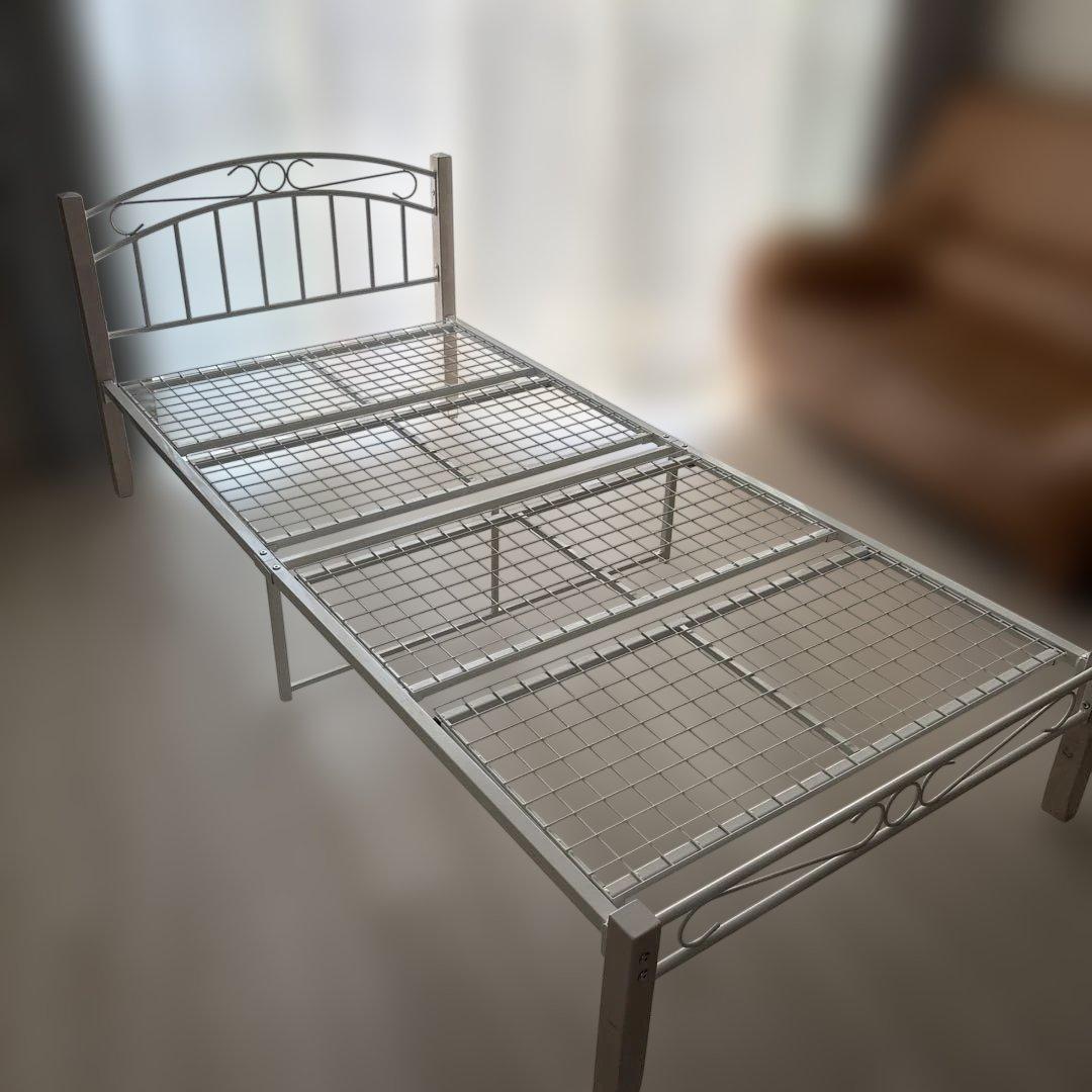 ニトリ　パイプベッド　アイアンフレーム　シングルサイズ　ホワイト