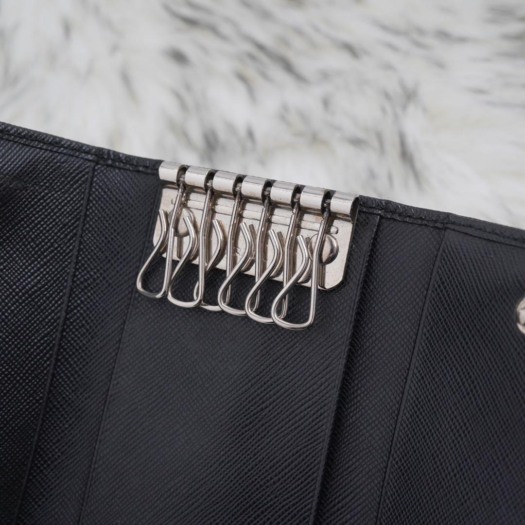 極美品　PRADA プラダ　キーケース　サフィアーノレザー　ロゴグラム　ブラック