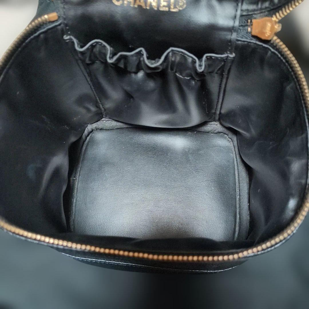 CHANEL ブラックレザー バニティバッグ