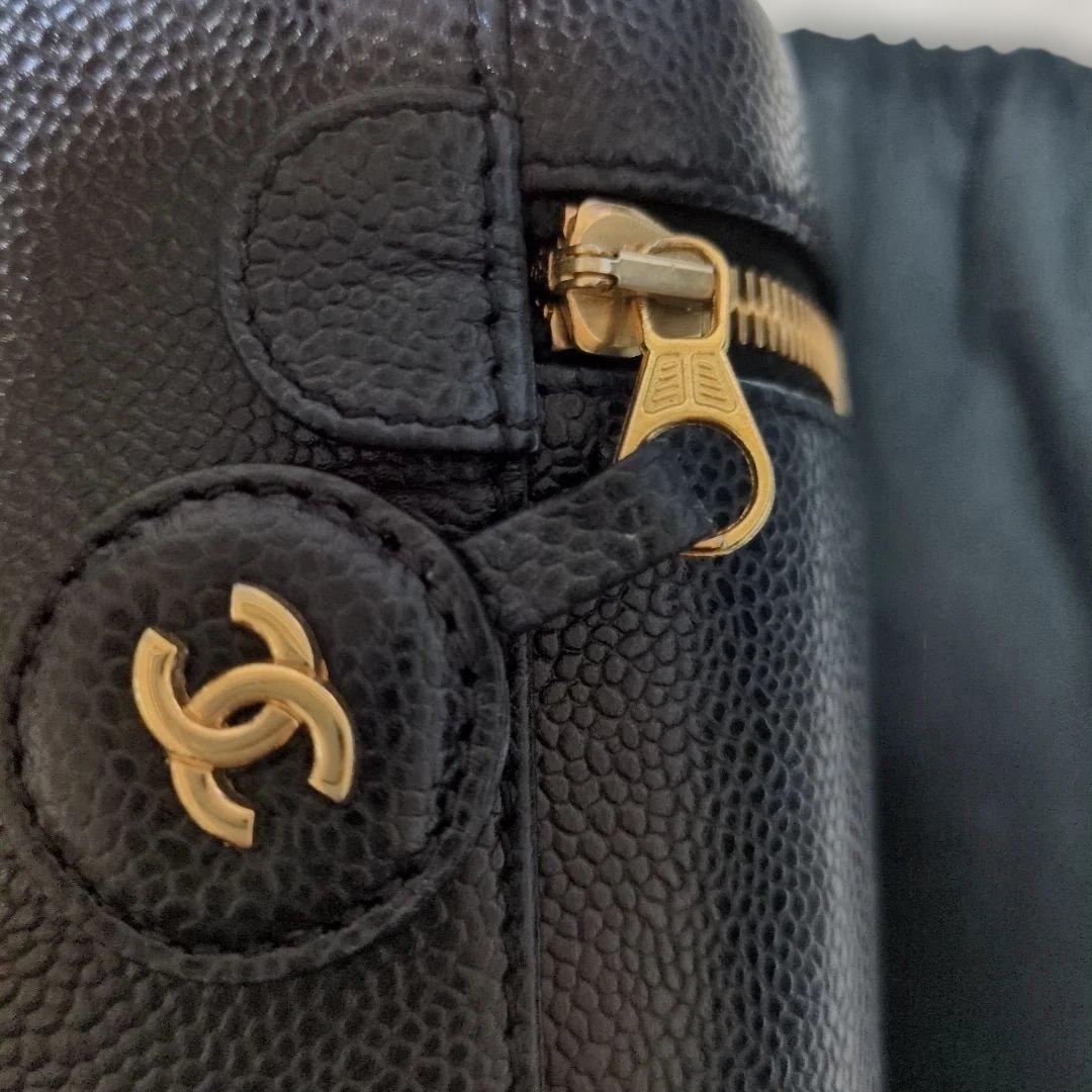 CHANEL ブラックレザー バニティバッグ
