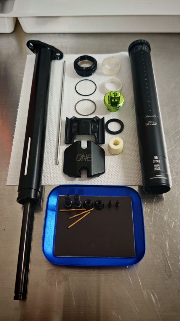 OneUp Components V2 ドロッパーポスト