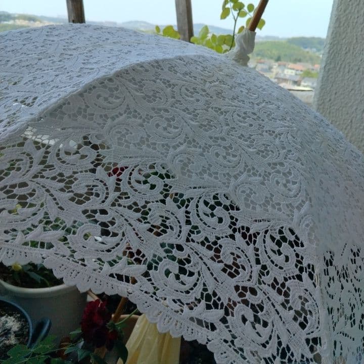 ホワイト レース 日傘 貴重品です。真っ白です。