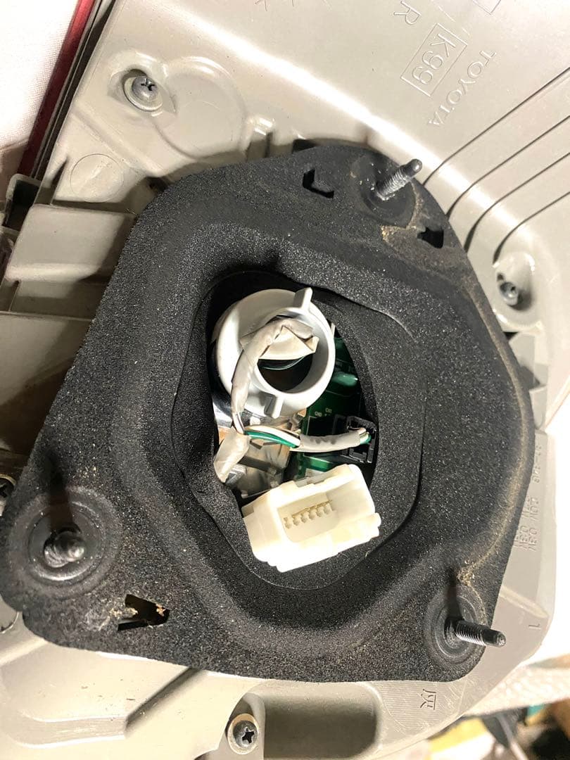 か*ん様 トヨタ 200系クラウンアスリート 純正テールランプ 一式 点灯確認済