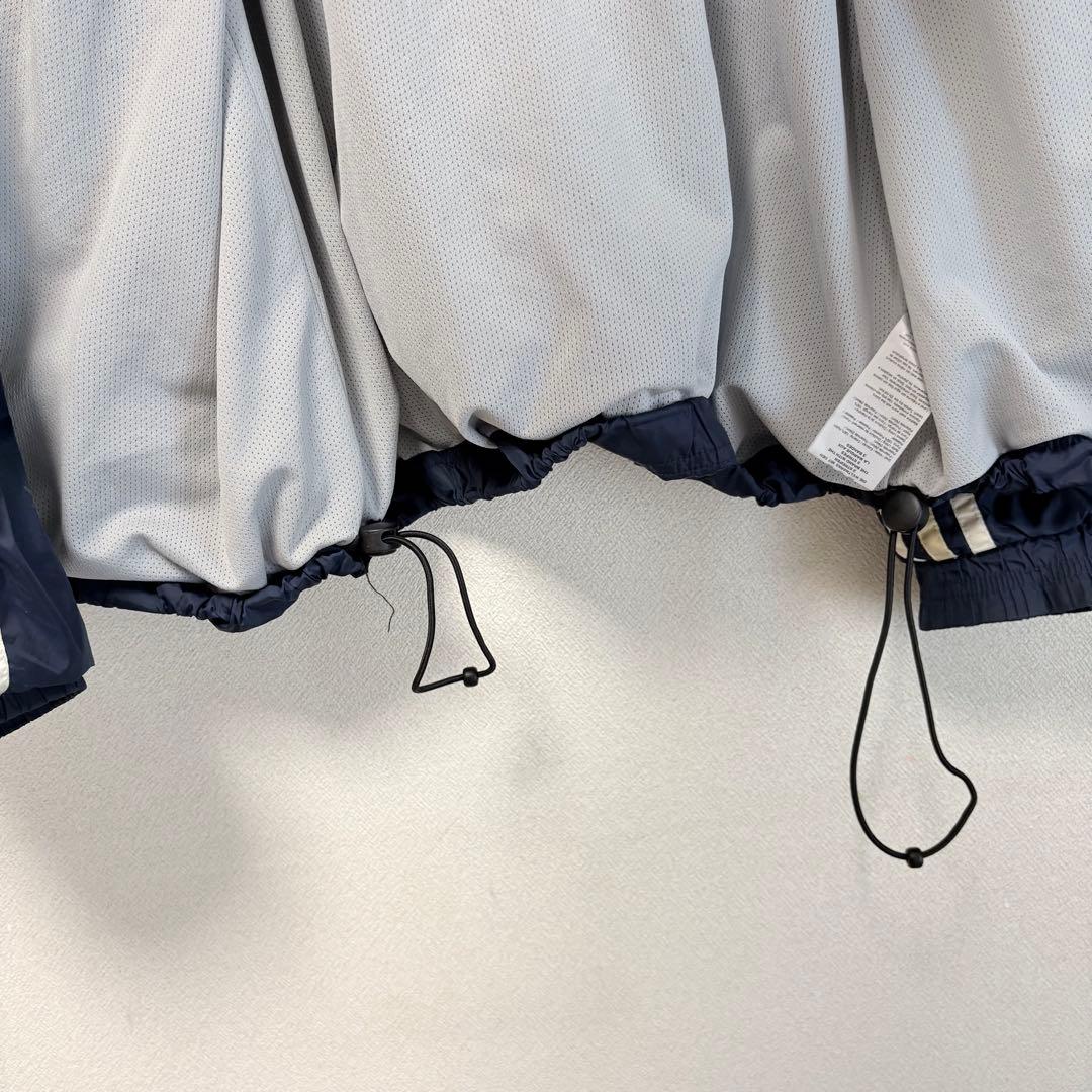 adidas ウィンドブレーカー