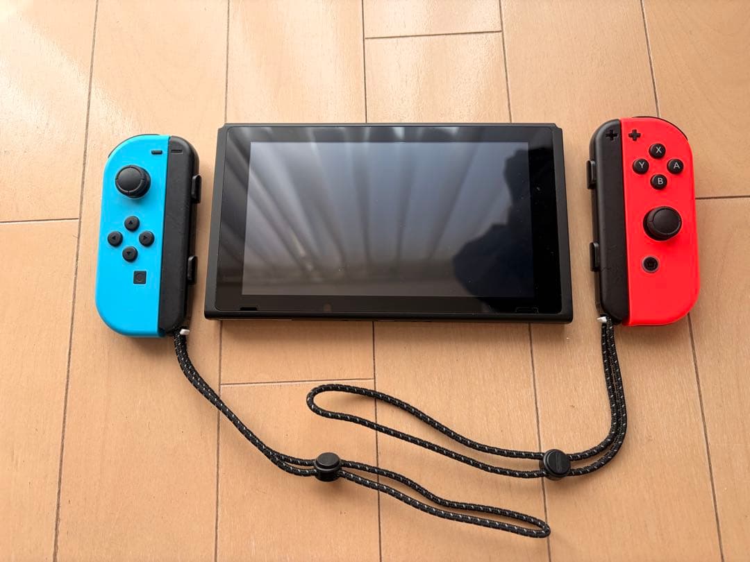 Nintendo Switch 本体（Proコン・Micro SDカード付き）