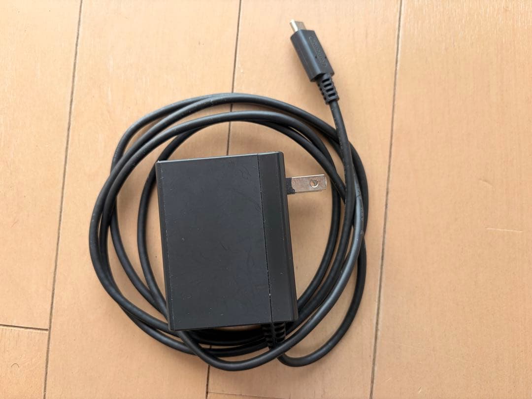 Nintendo Switch 本体（Proコン・Micro SDカード付き）