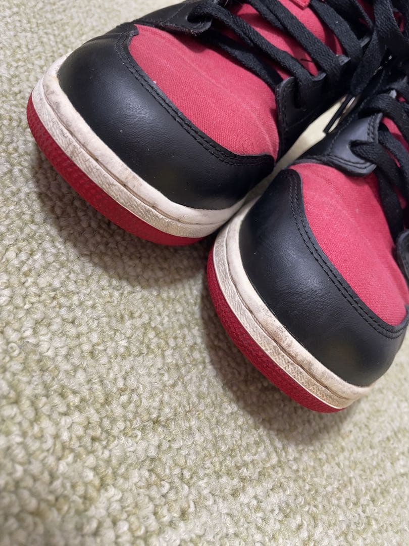 値下げ　ナイキ　エアジョーダン１　限定カラー　24.5