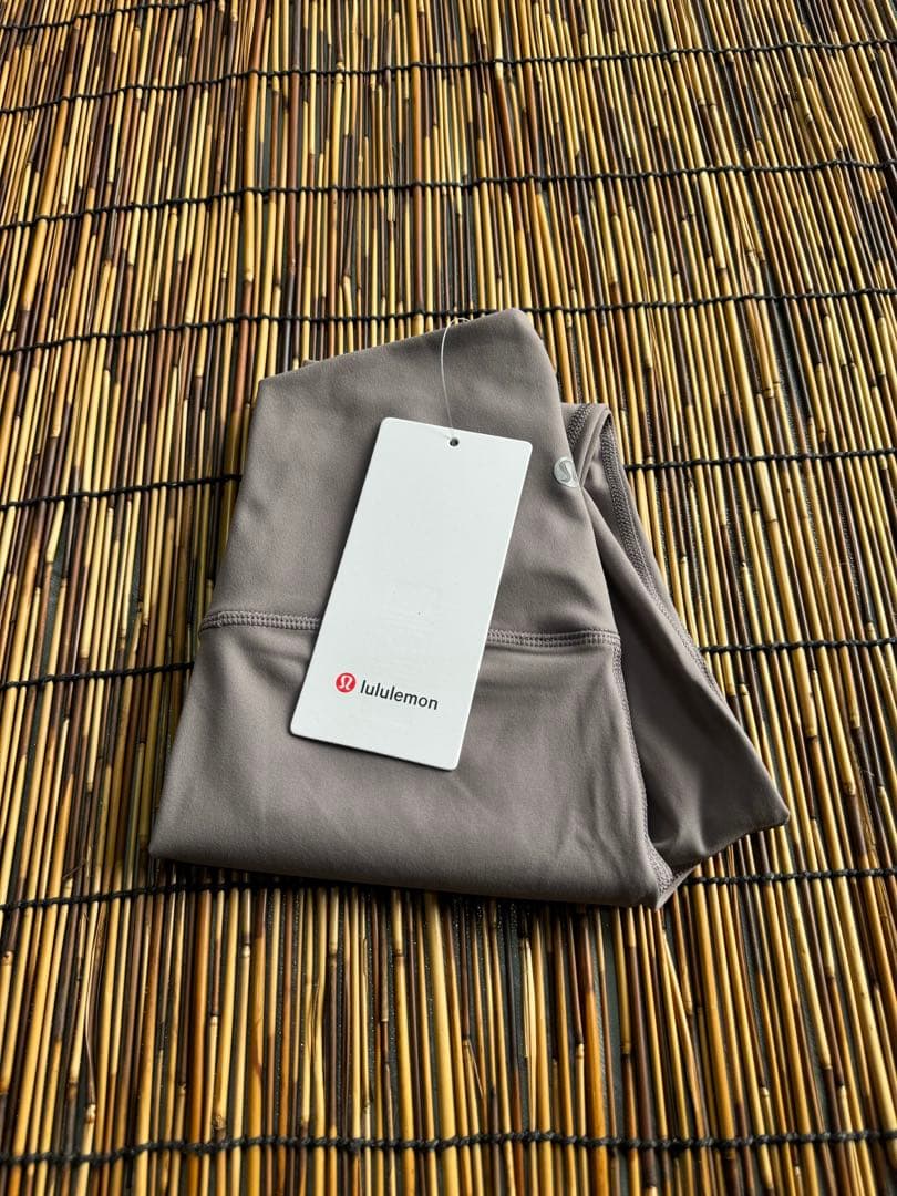 lululemon グレー ヨガパンツ