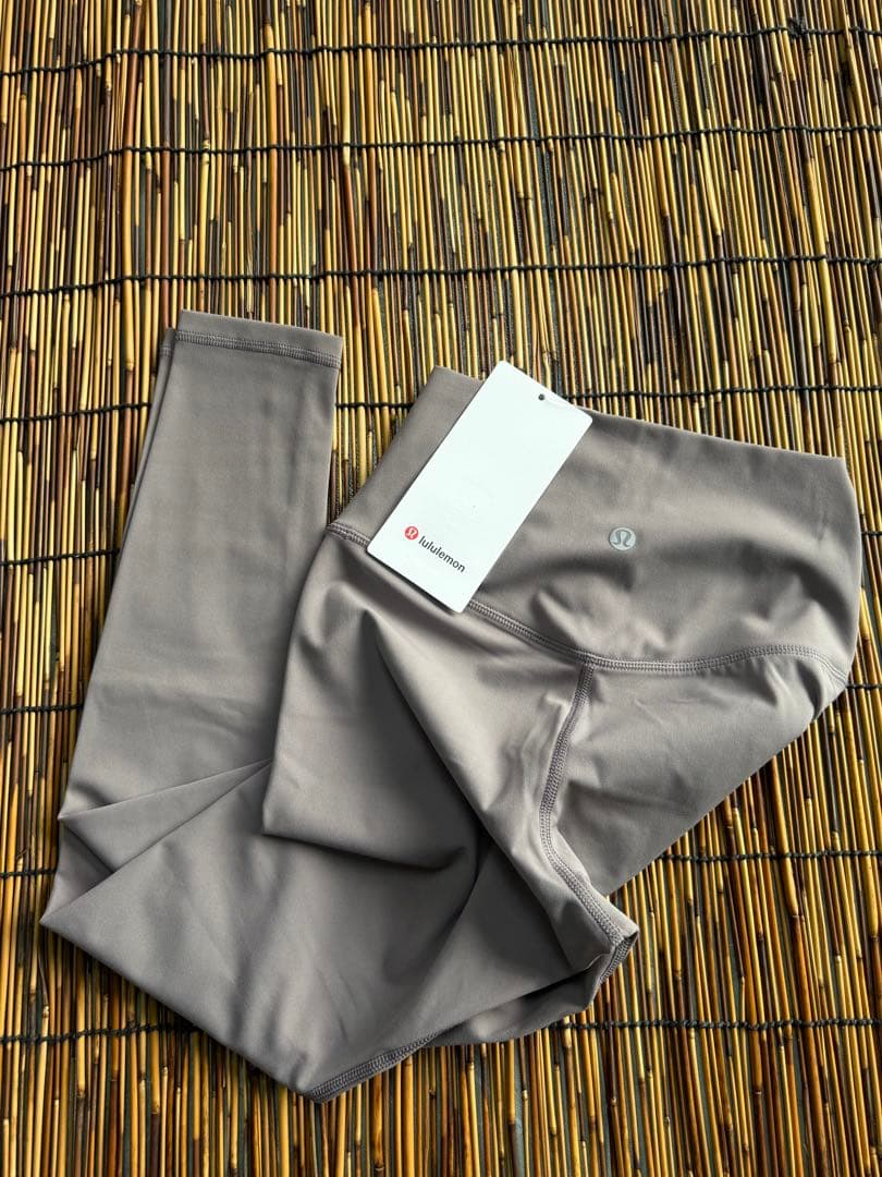 lululemon グレー ヨガパンツ