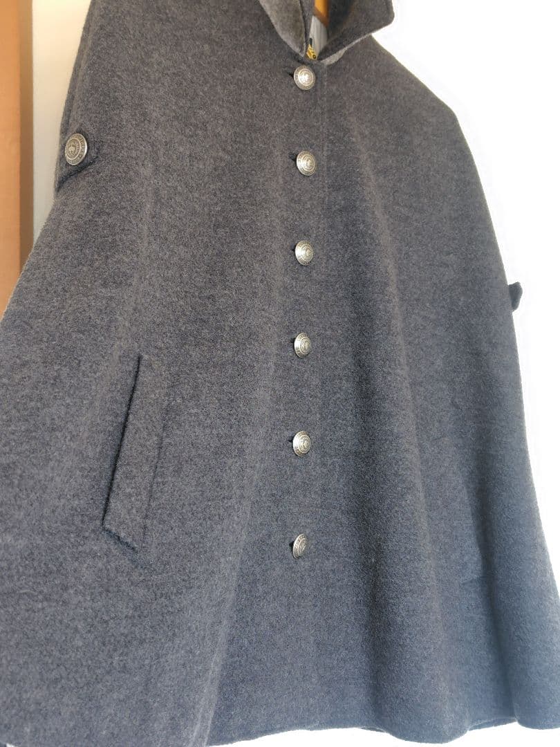 美品★Brooks Brothers ポンチョ ケープコート　ロゴボタン　グレー