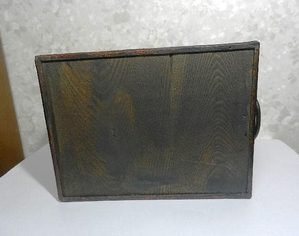 網代編み（あじろあみ）装飾に溜塗（ためぬり）仕上げされた時代物小引き出し