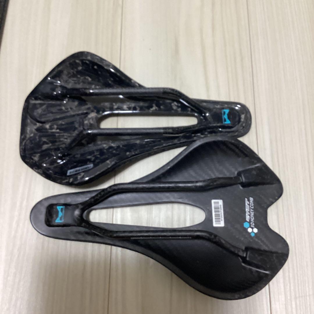 RYET 3Dカーボンサドル 2つ