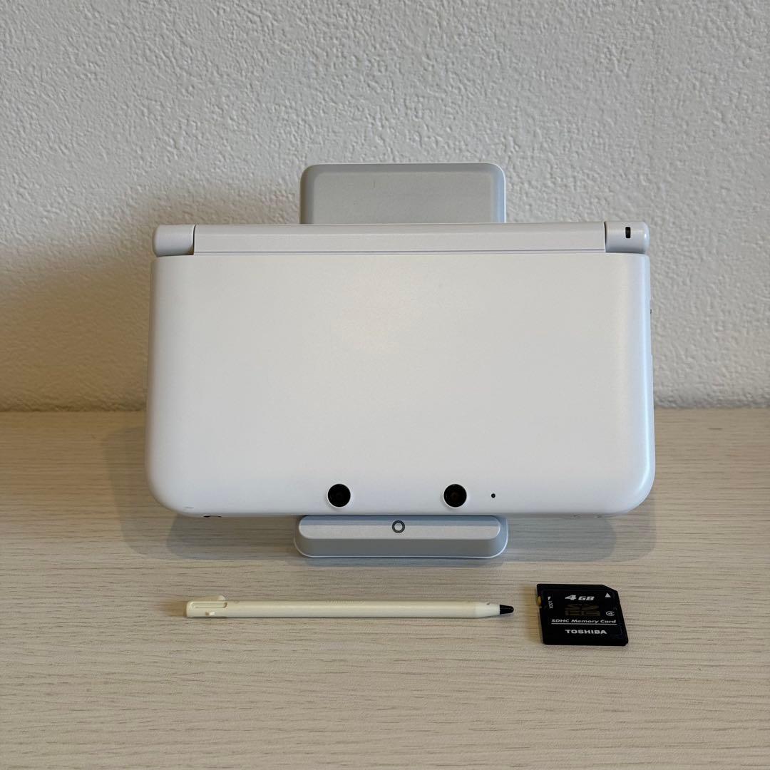 ニンテンドー3DS LL ホワイト 箱付き 3-031