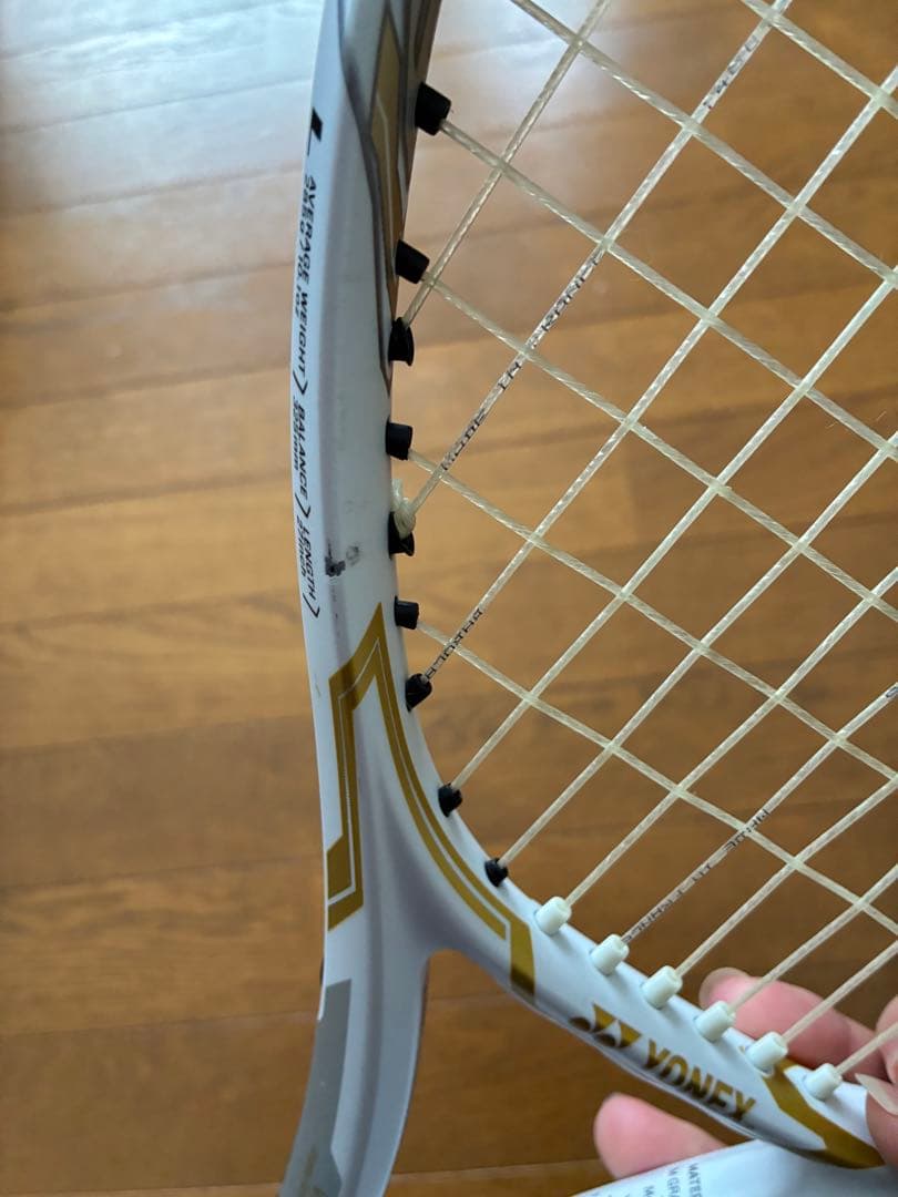 YONEX ezone100Ｌ G2 ホワイト/ゴールド 大阪なおみモデル
