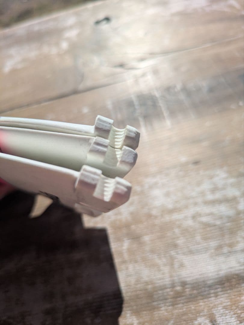 FCS JW サーフボードフィン 3枚セット ホワイト/ピンク