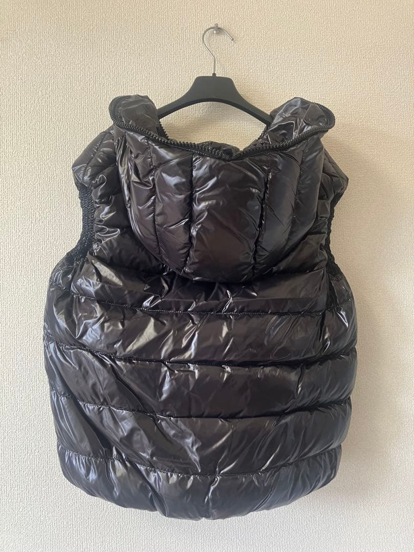 デュペティカブラックダウンベスト フード付き