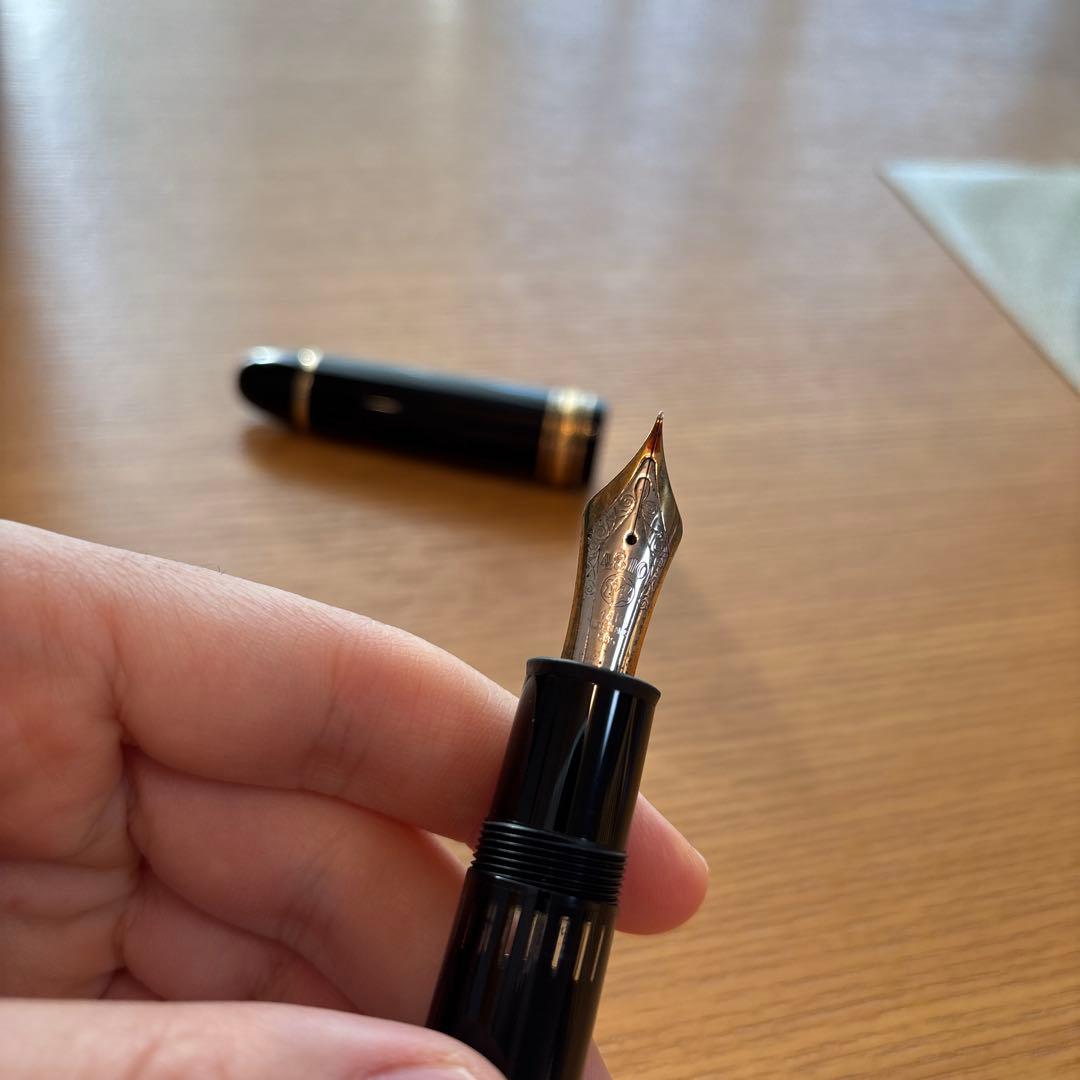 モンブランマイスターシュテュック149万年筆14K