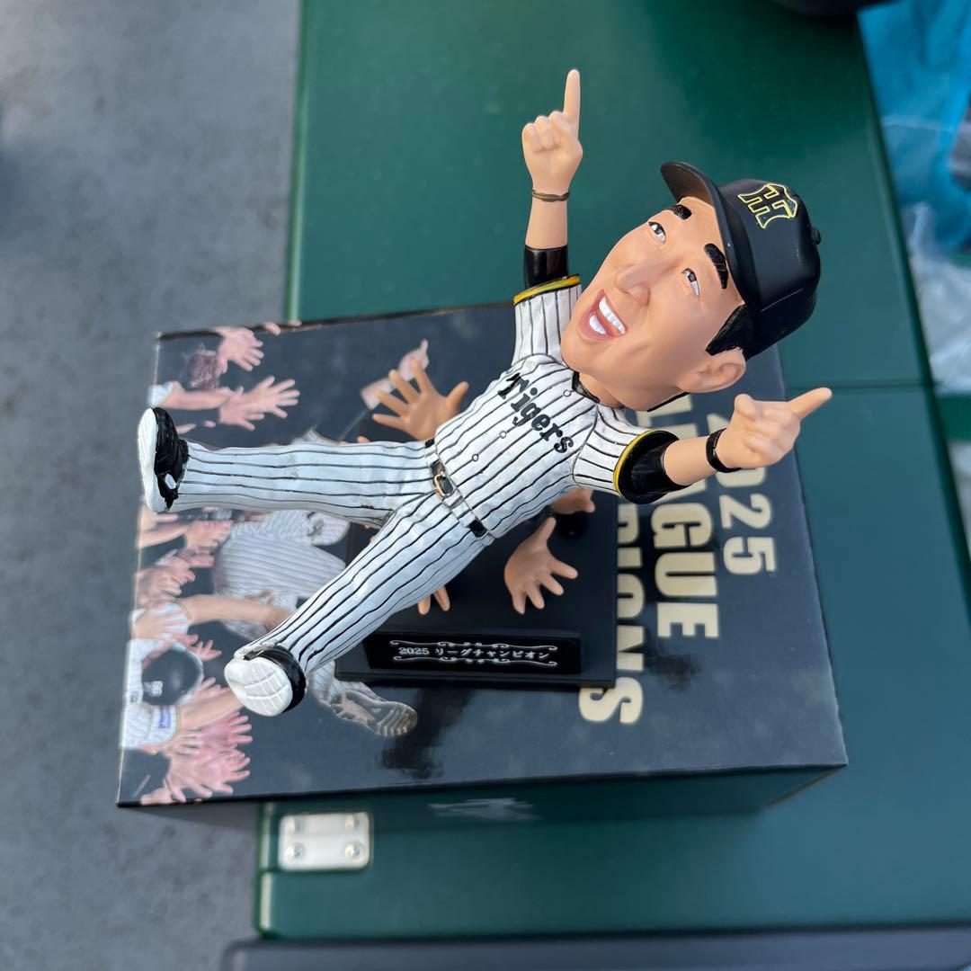 阪神タイガース　【藤川監督胴上げボブルヘッド人形】