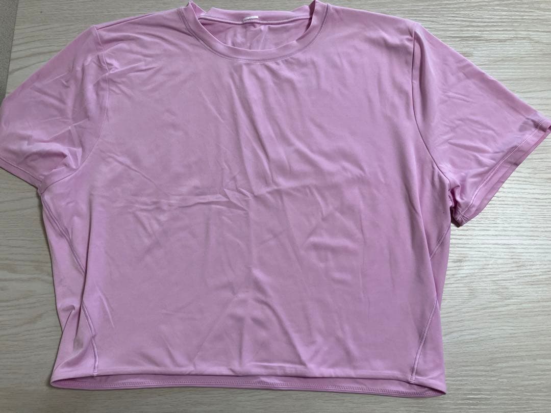 ルルレモン　クルーネッククロップTシャツ