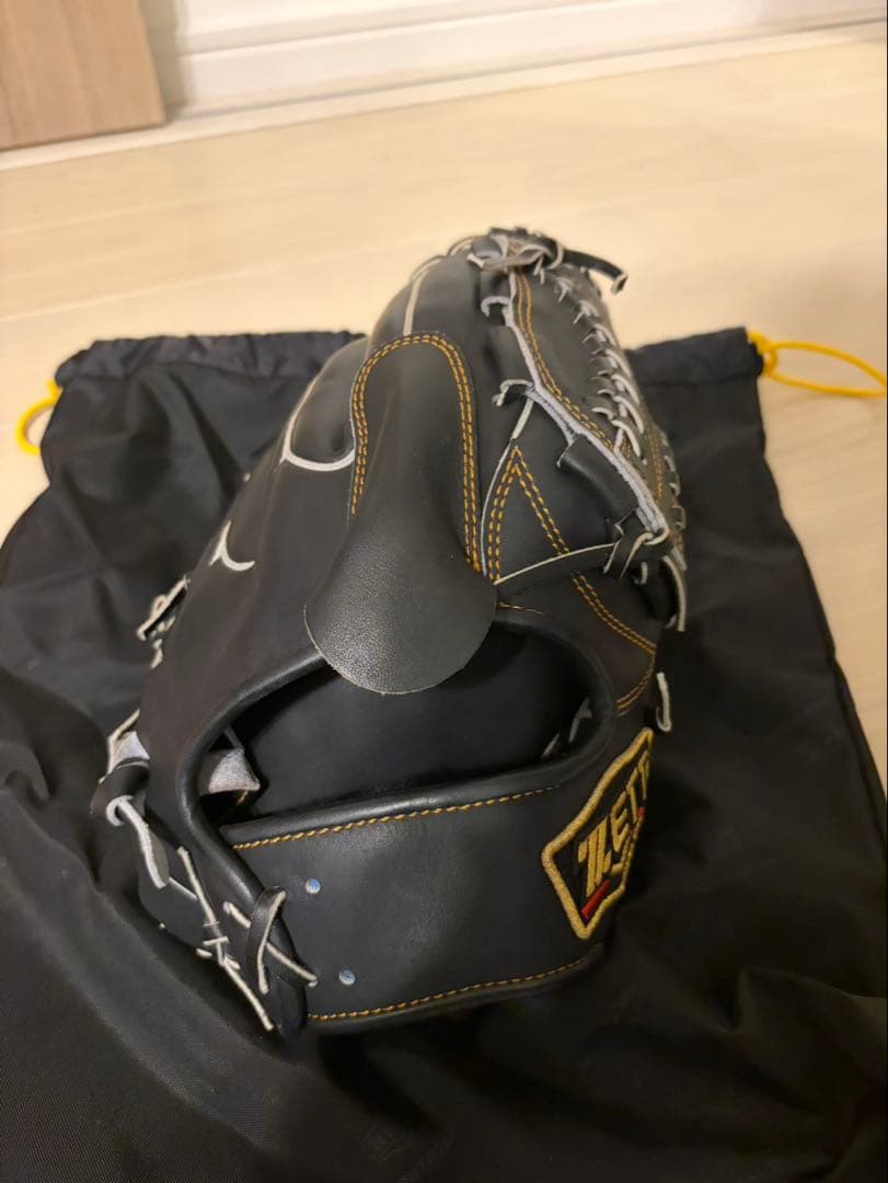 ZETT プロステイタス　投手用グローブ