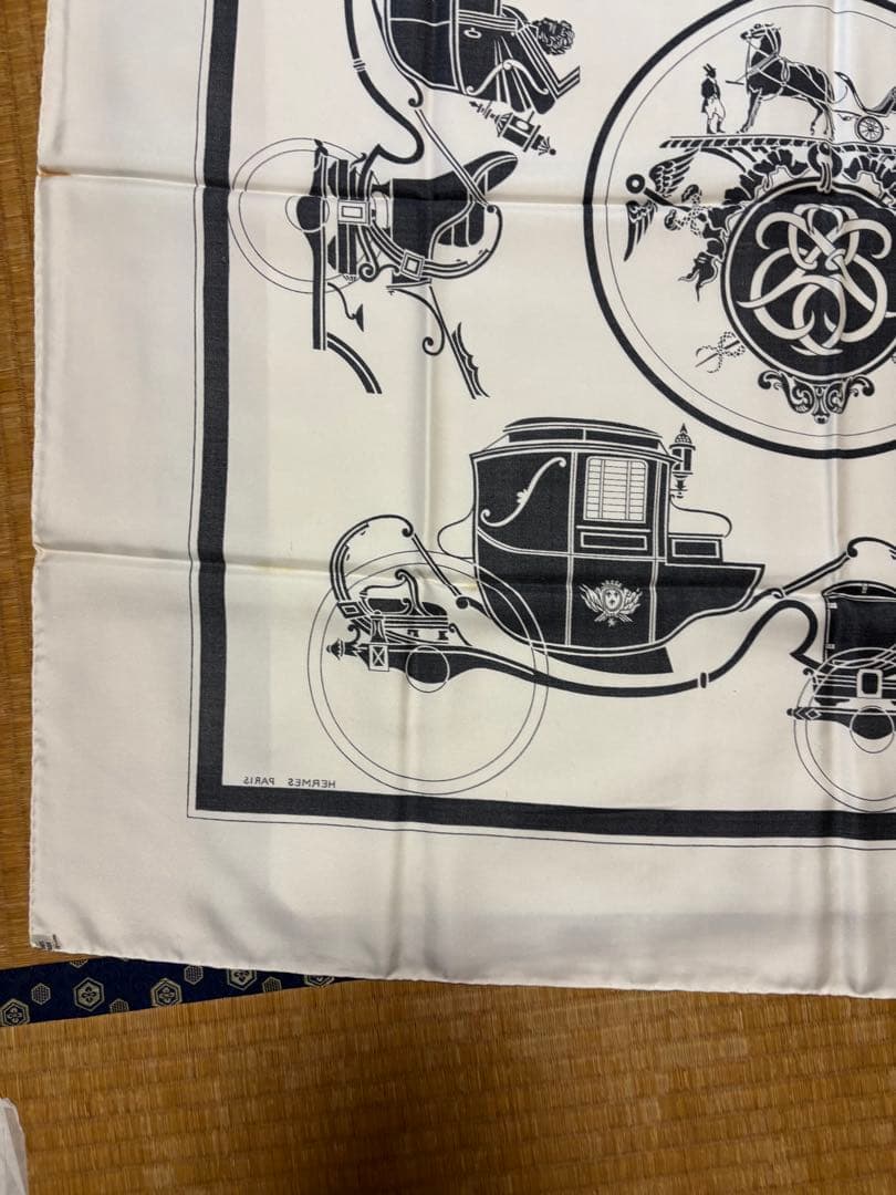 エルメス カレ90 シルクスカーフ 馬車 白黒 正規品