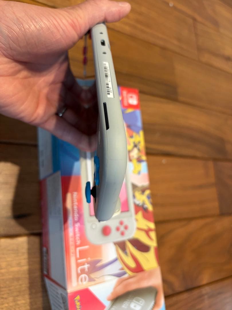 Nintendo Switch Lite【ザシアン・ザマゼンタ】