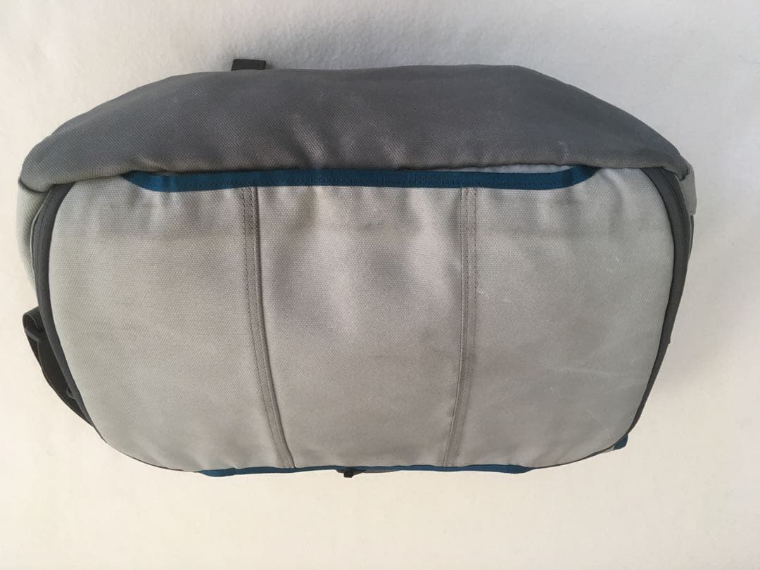 TIMBUK2 クラシック メッセンジャーバッグ ライトグレー Mサイズ