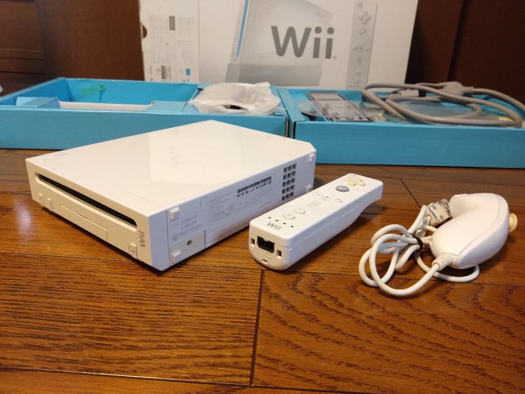 Nintendo Wii RVL-S-WD　任天堂　ウィー