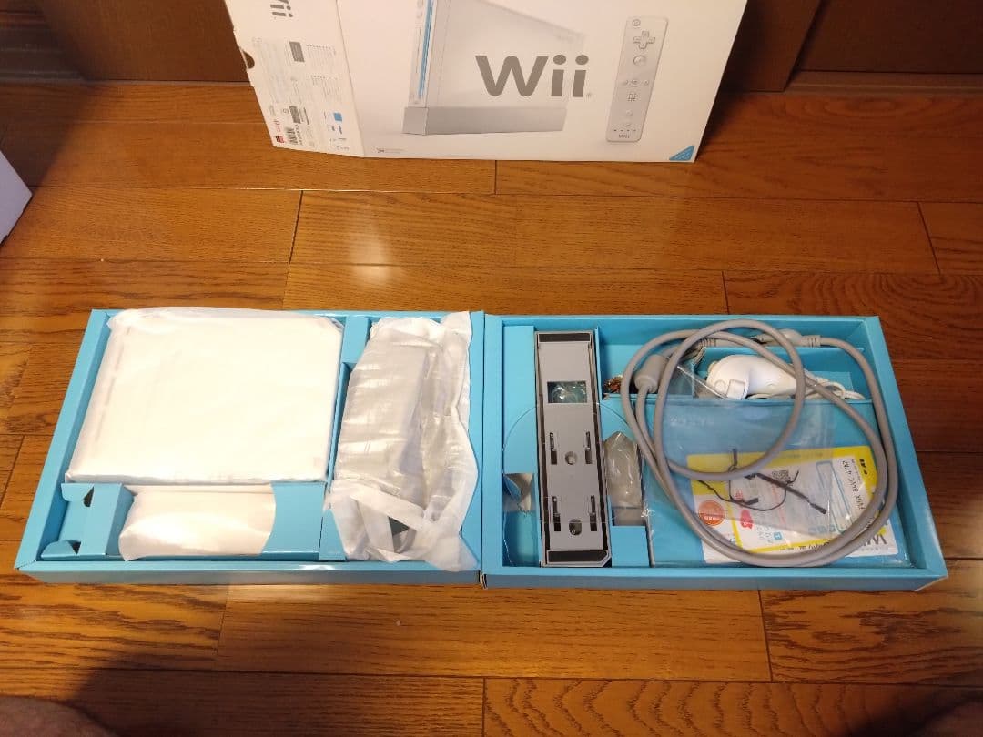 Nintendo Wii RVL-S-WD　任天堂　ウィー
