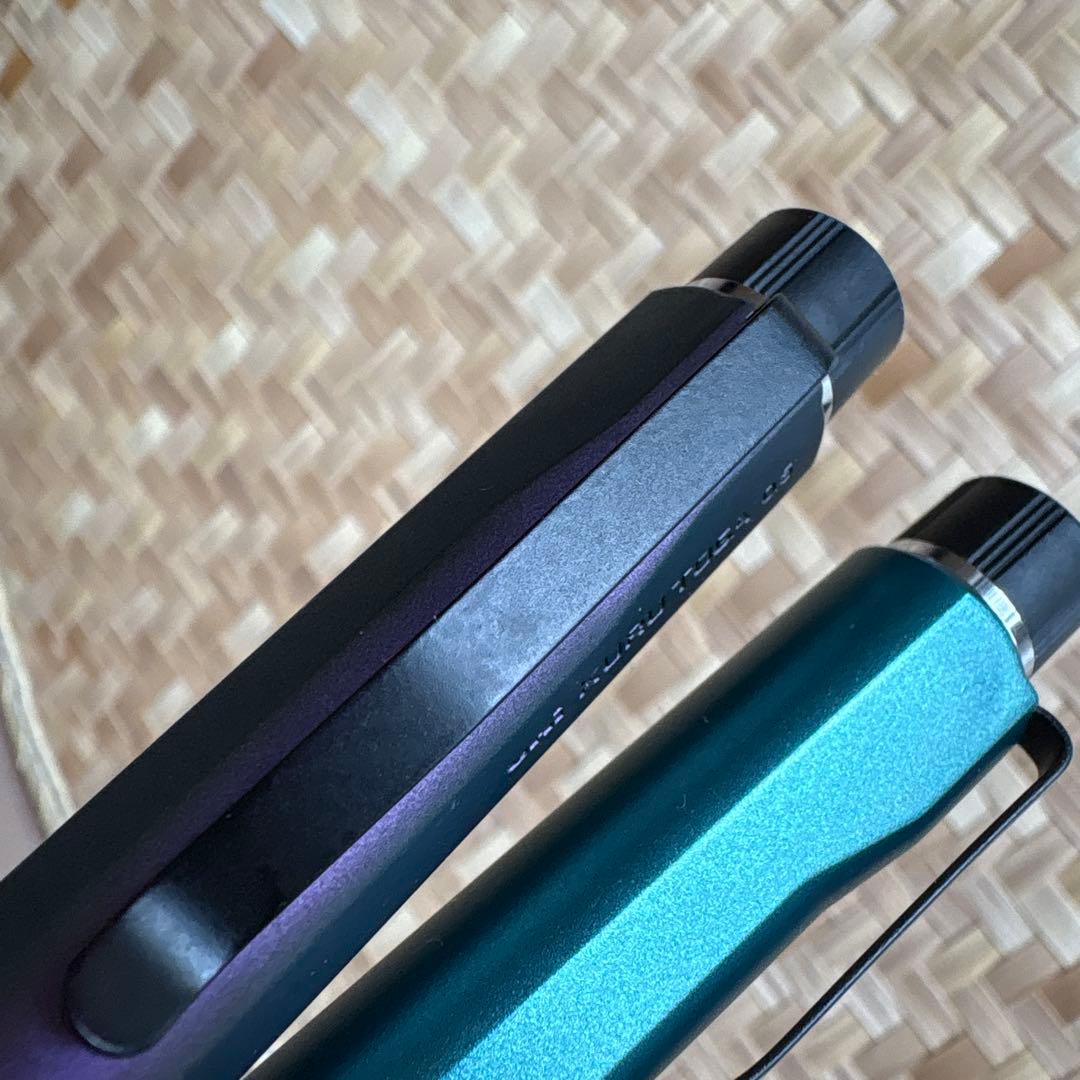 クルトガダイブ　デンスグリーン　オーロラパープル