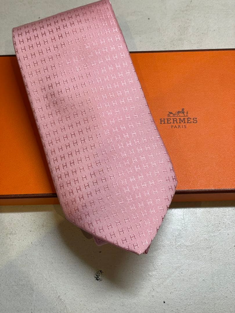 【新品未使用】HERMES ピンク H総柄ネクタイ 成人式向け