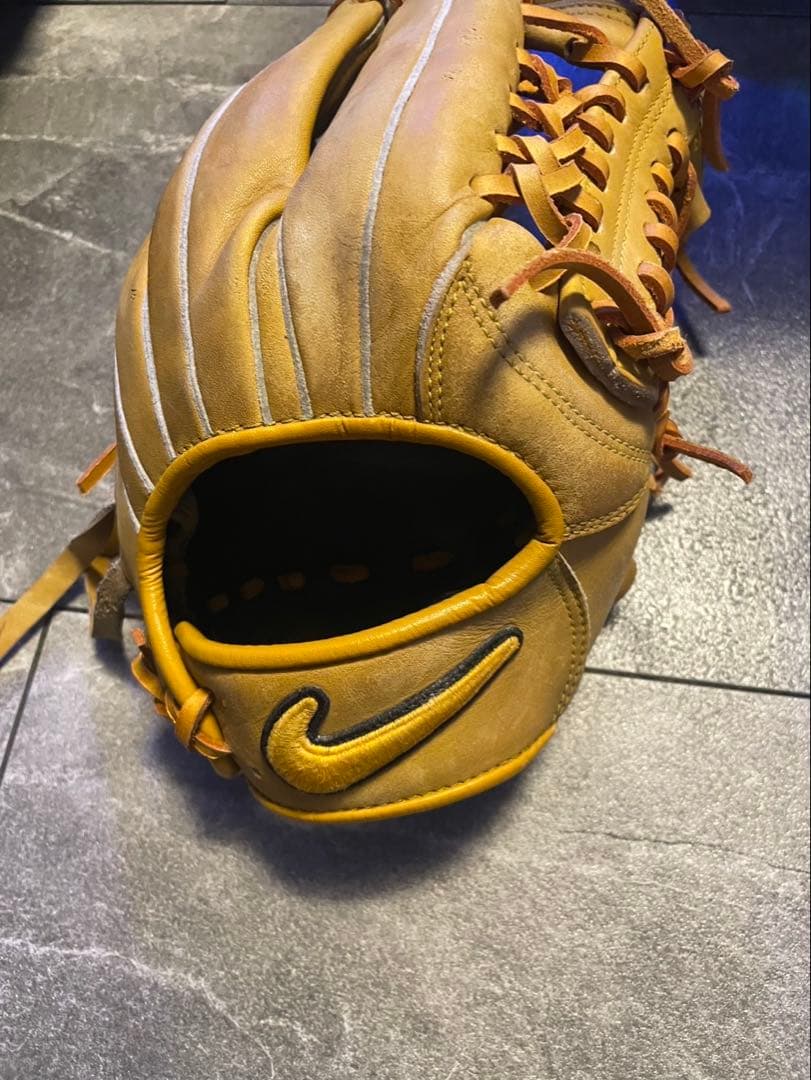 b*e様 グローブ グラブ NIKE グローブ 内野手 右投げ