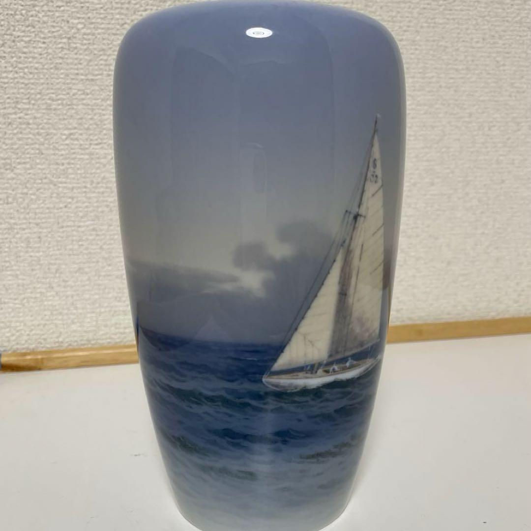 ・花瓶・航走するyacht・陶器製・１９cm・ ・