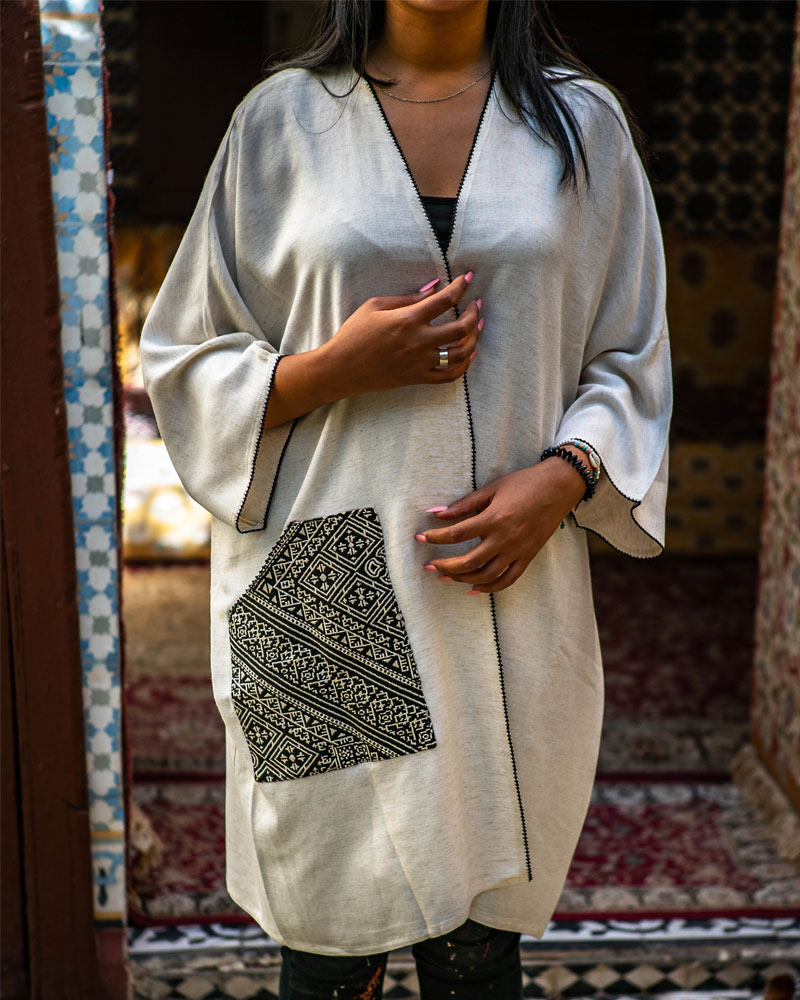 Kimono court en lin creme et poche en tissu point de fez